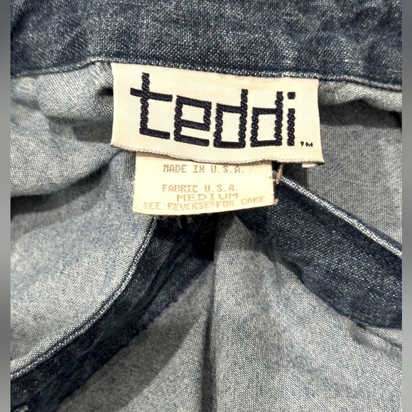 Teddi Long Sleeve Chambray Shirt, Ornate Silver Buttons- size M - Picture 7 of 8